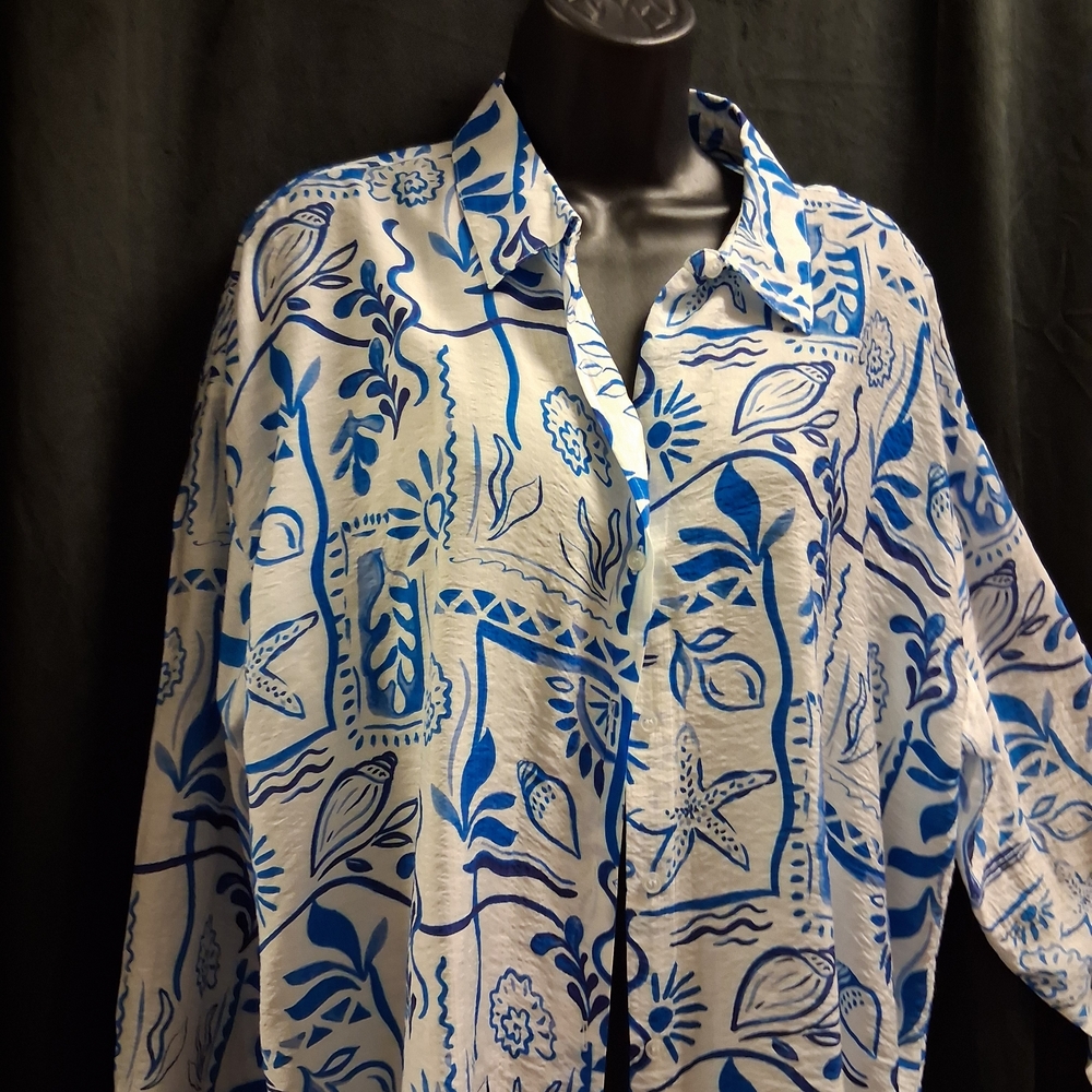 Floral Blue and White Women's Blouse - Picture 4 of 5
